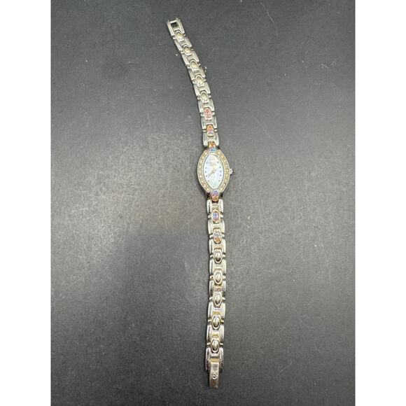 Elgin EG197ST Women's Bracelet Watch Diamond Style Accents MOP Dial Silver Tone - Picture 2 of 9
